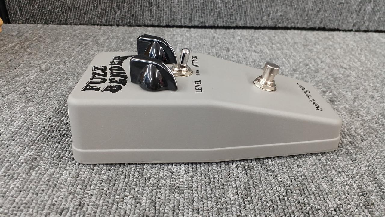 BEHRINGER Effects Pedal FUZZ BENDER
