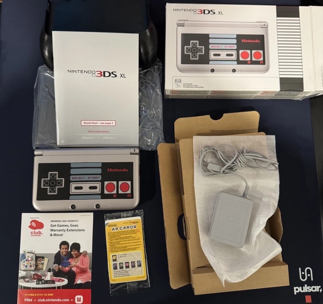 PRE SALE Nintendo 3DS XL NES EditionBundle w/ Box Charger 4GB NTSC-U/C
