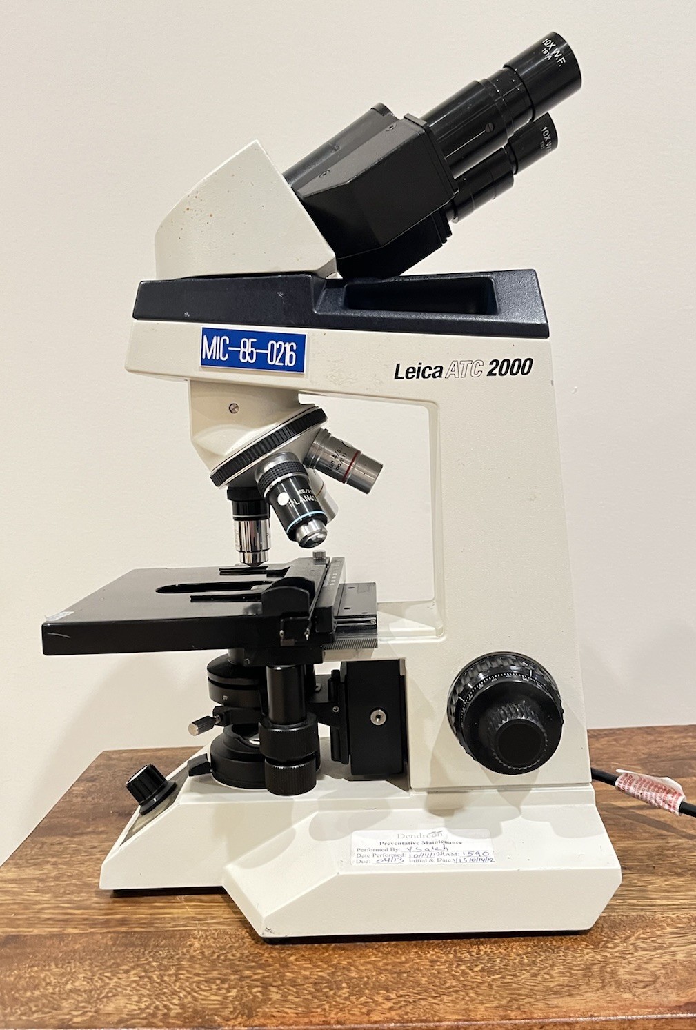 Leica ATC 2000 Binocular Microscope & 4 X  Objectives