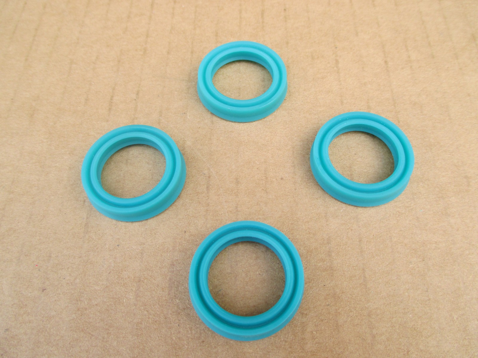 4 HYDRAULIC CONTROL VALVE SPOOL SEALS FOR BOBCAT 863 864 873 883 963 A220 A300