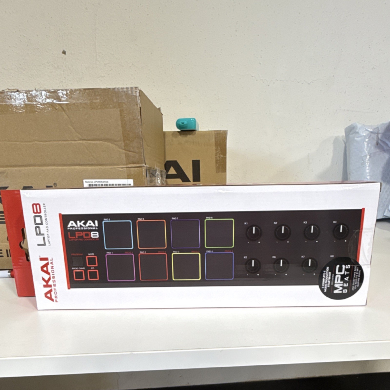 Akai Professional LPD8 USB MIDI Pad Controller 8 Pads Rotary Encoders MPC Beats