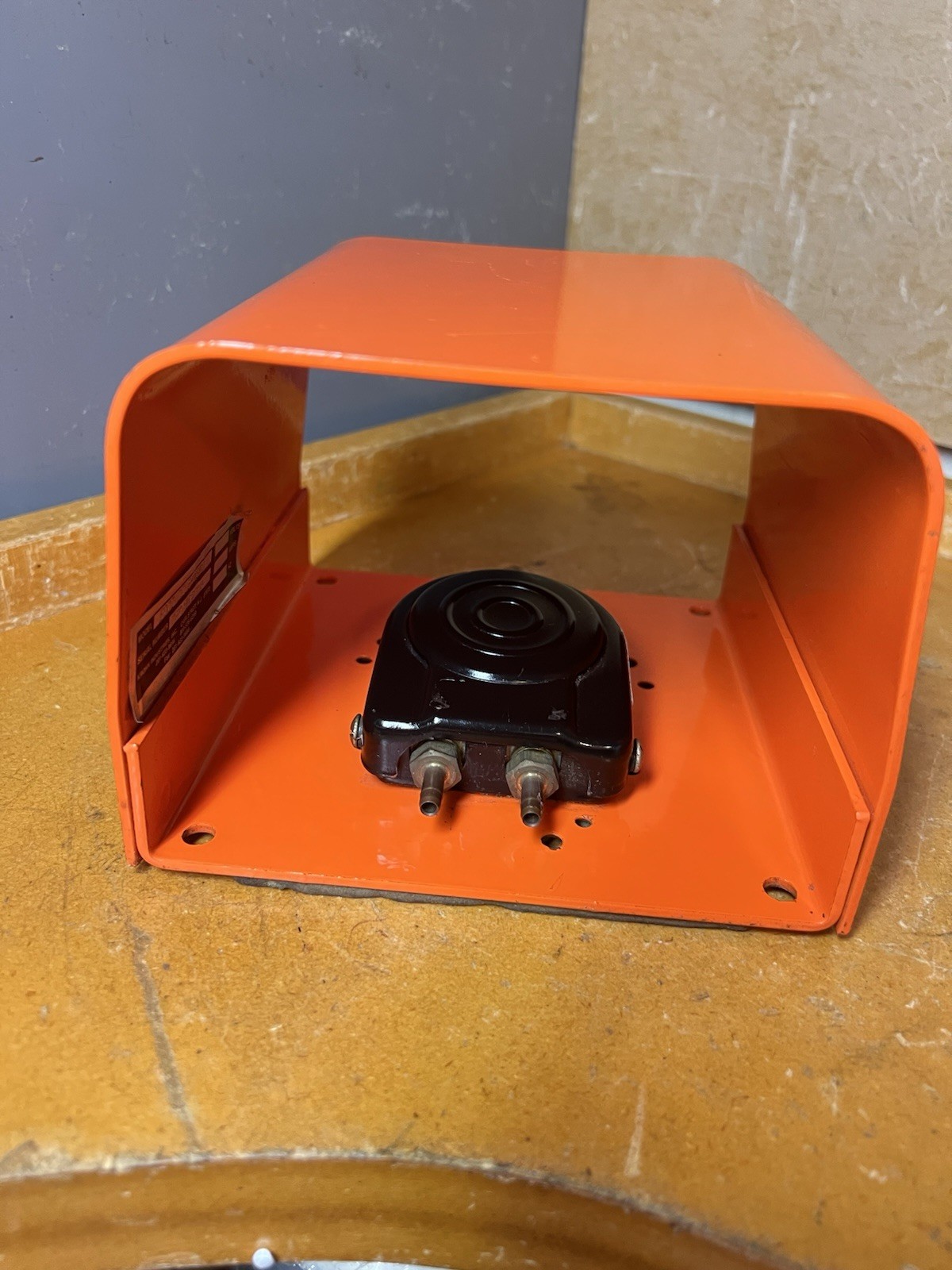 CROHN Foot Pedal Dispenser ~