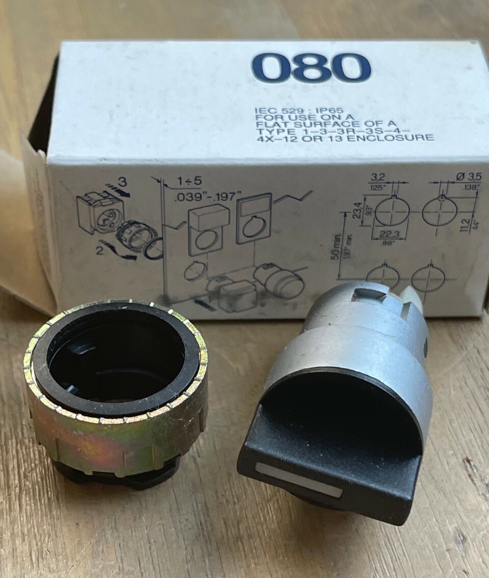 GENERAL ELECTRIC 080SMBN 3 POSITION SELECTOR SWITCH NEW IN BOX
