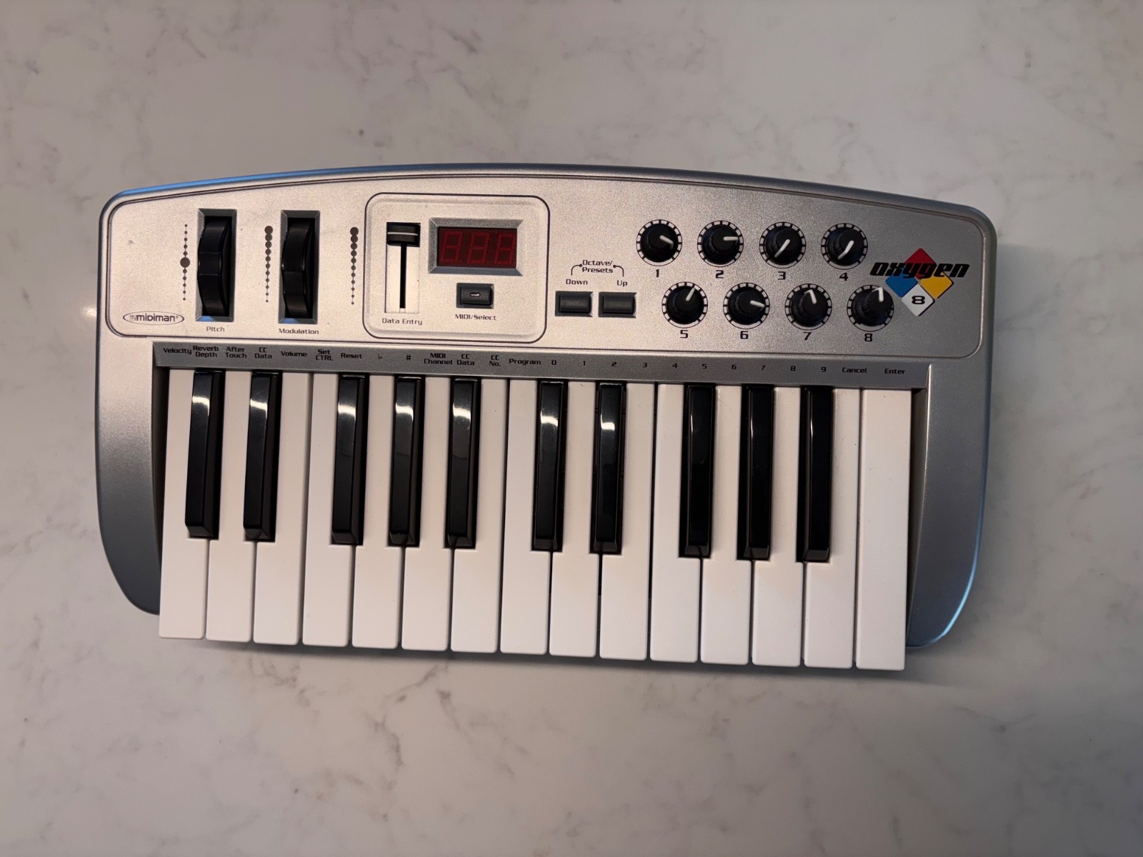 M-AUDIO Oxygen8 MIDI Controller Keyboard
