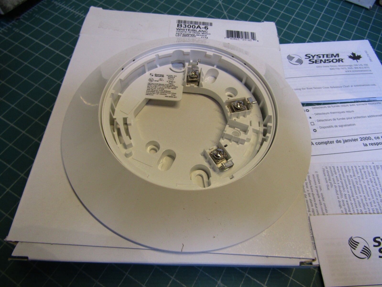 1 – New System Sensor B300A-6 White Detector Base. NEW in Box