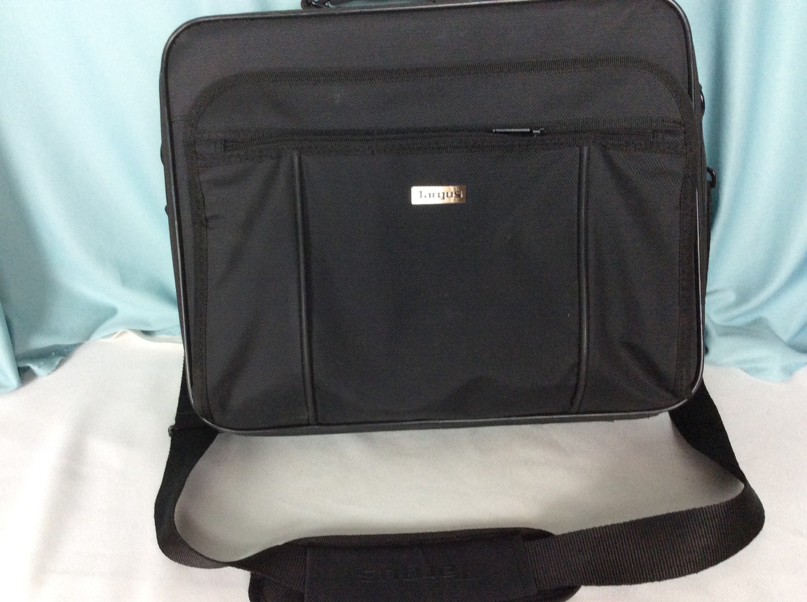 Targus Computer Bag Storage Travel Pouch Laptop 16 ins wide Clean EPOC