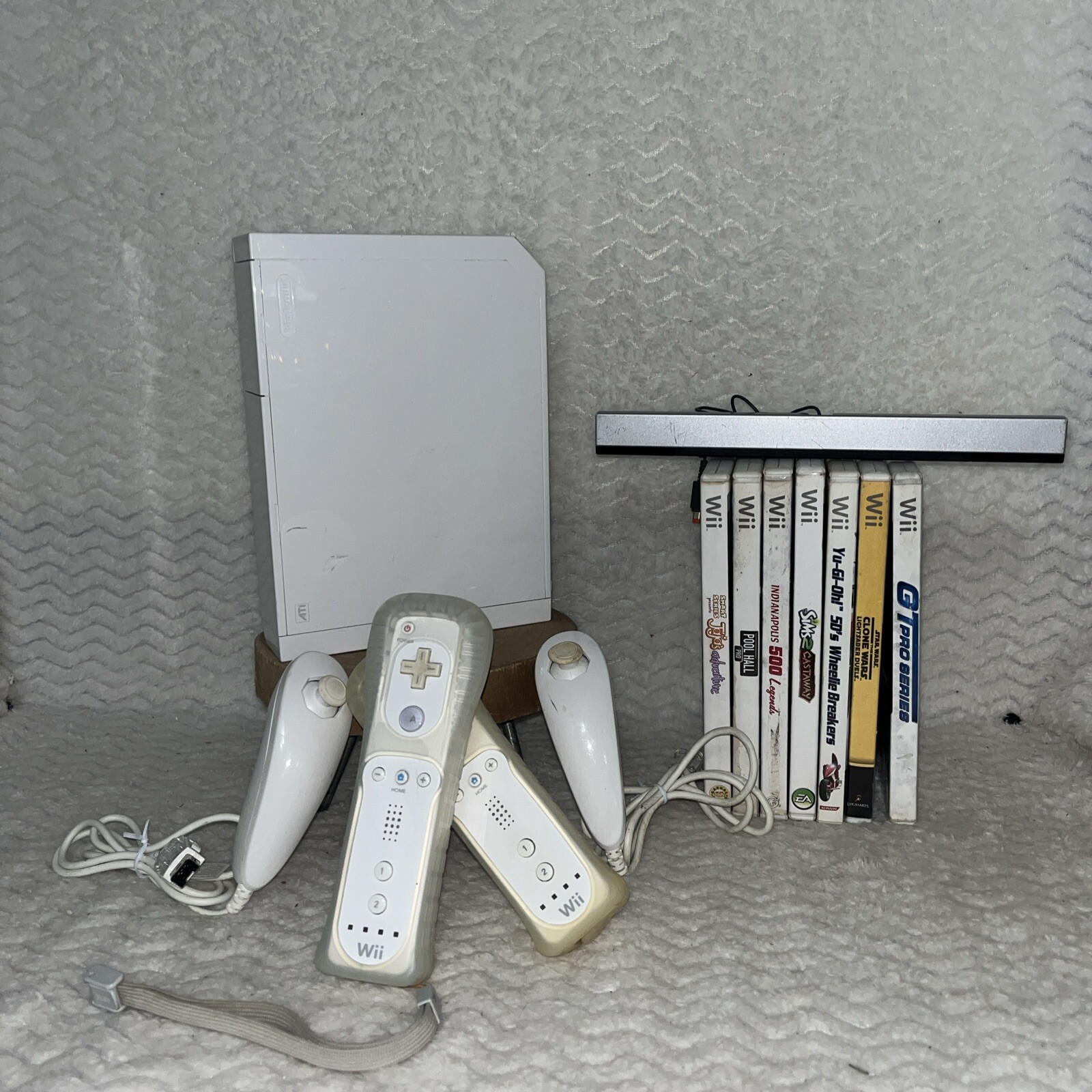 Nintendo Wii Console RVL-001 Powers On Not Tested 2 Remote/2Nunchuck/Sensor Bar