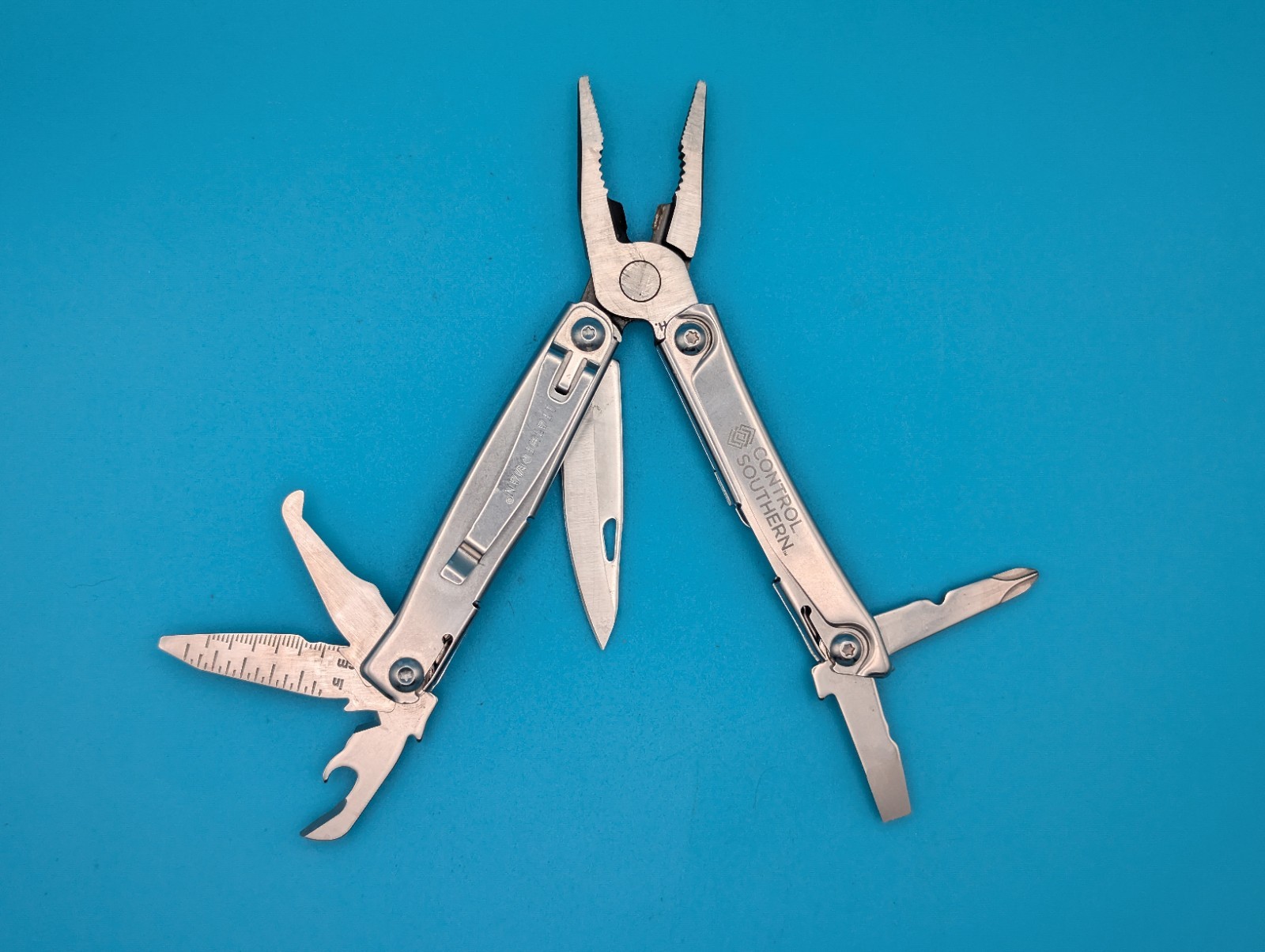 Leatherman Rev 3.8" Multi-Tool, Stainless! *CONTROL SOUTHERN*