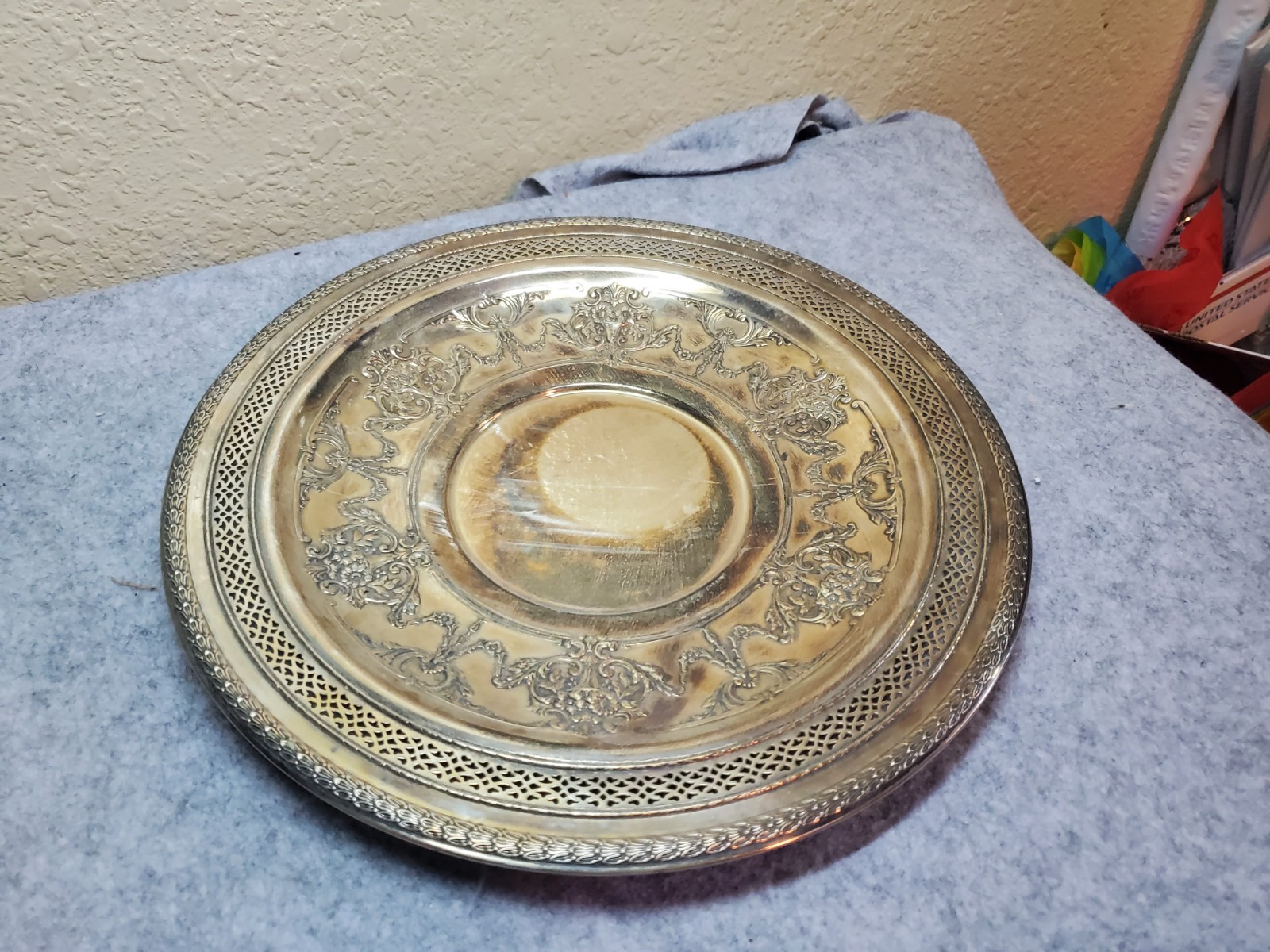 International Silver Co. Vtg Silver Plate Round Tray, 12", Flower & Swag, as-is