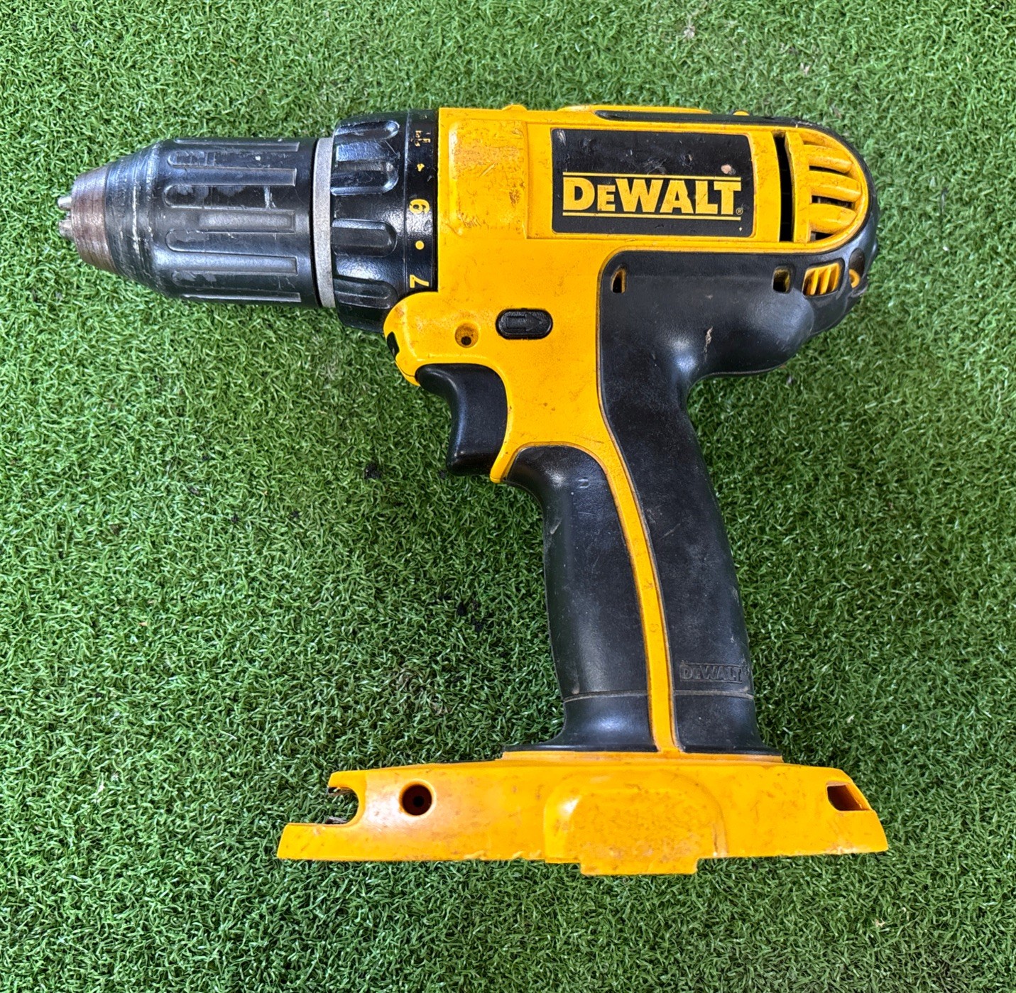 Dewalt 1/2” Cordless Drill Driver 18v DC720 TOOL ONLY Tested