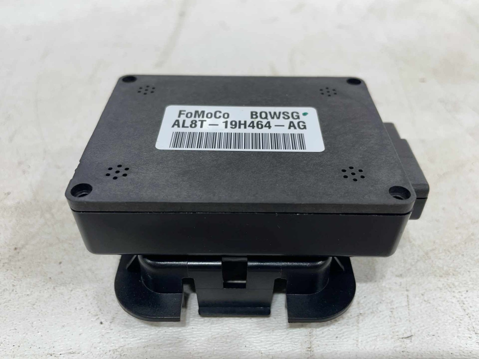 FITS 2011 - 2012 FORD ESCAPE RADIO ANTENNA CONTROL MODULE OEM