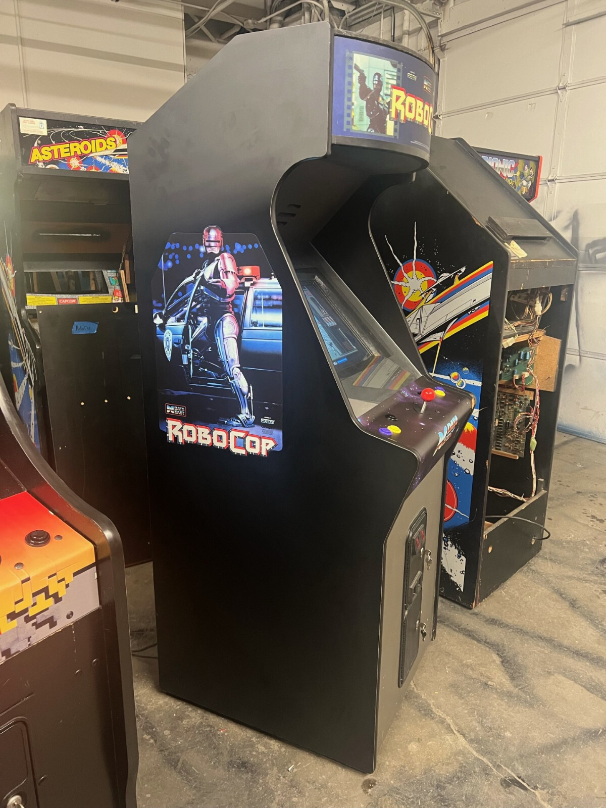 ROBOCOP ARCADE MACHINE by DATAEAST 1988 (Excellent) *RARE*