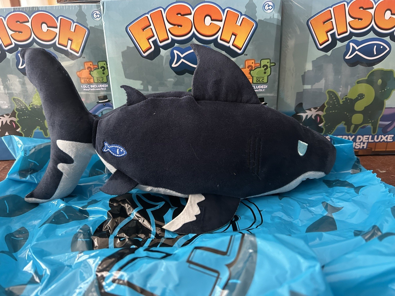 Fisch Deluxe Plush & DLC Included Megalodon Fish Plush