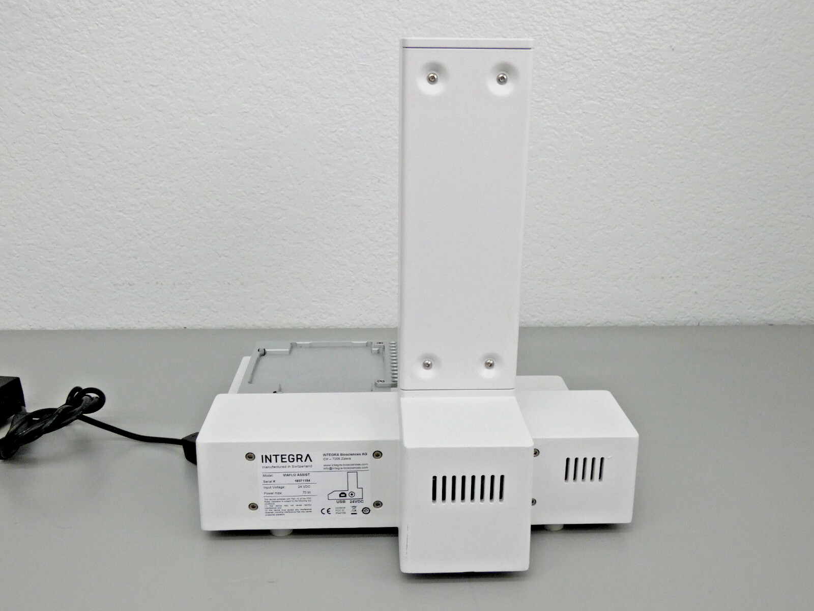 Integra Viaflo Assist Pipetting Robot Base Unit