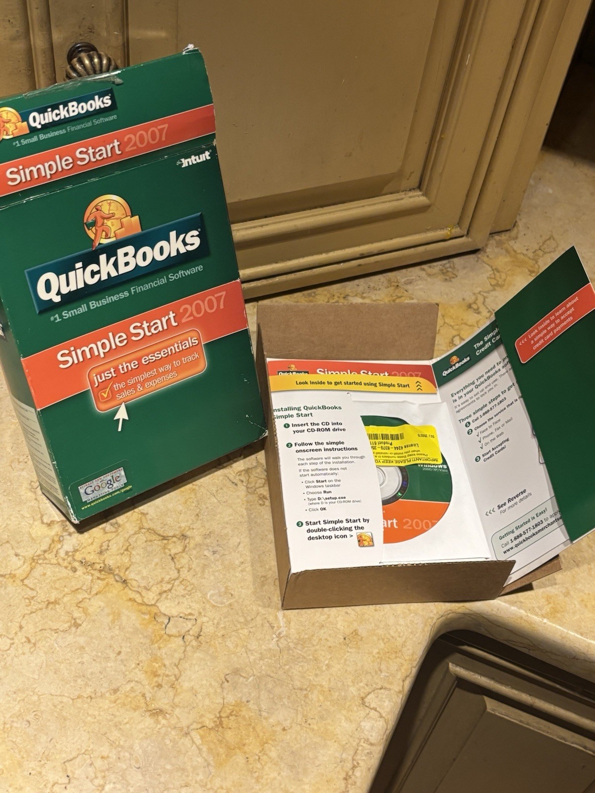 Intuit Quickbooks Pro 2007 Small Business Financial Software For Windows