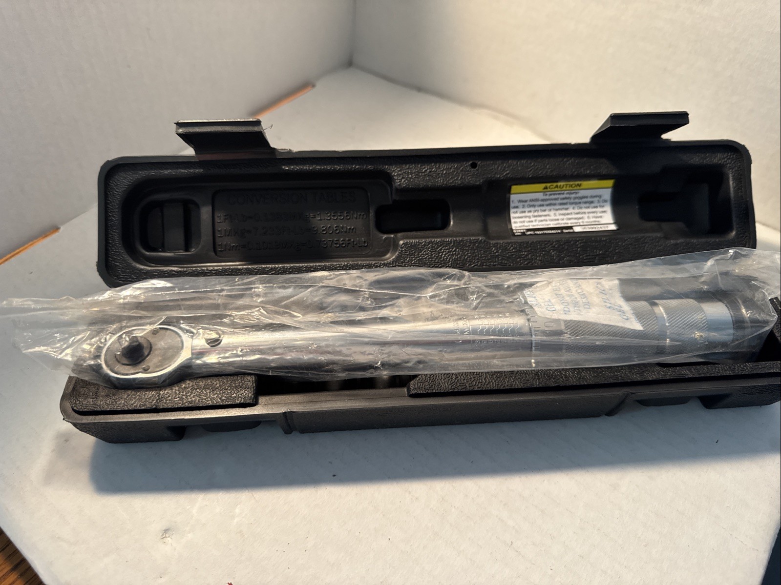 PITTSBURGH PRO 1/4 In. Drive Click Type Torque Wrench 63881 Reversible