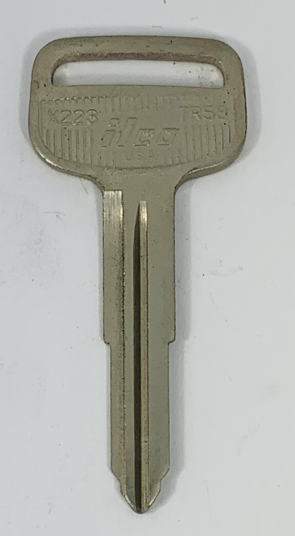 Lots of TR53 X223 TOYO-17 Key Blanks for Toyota