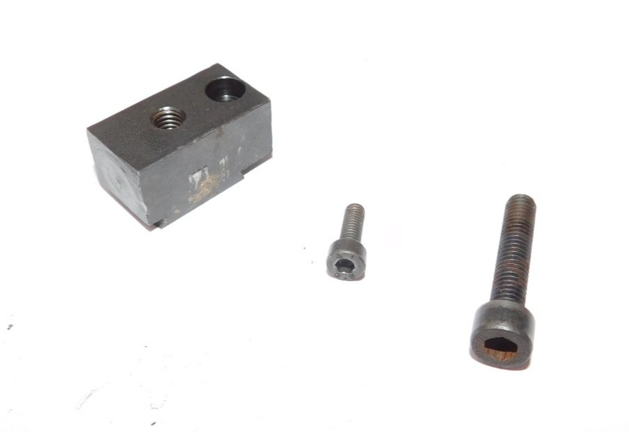 Traditions Buckhunter Pro In-Line 50 Cal Muzzelloader Bedding Block/Screws AJ524