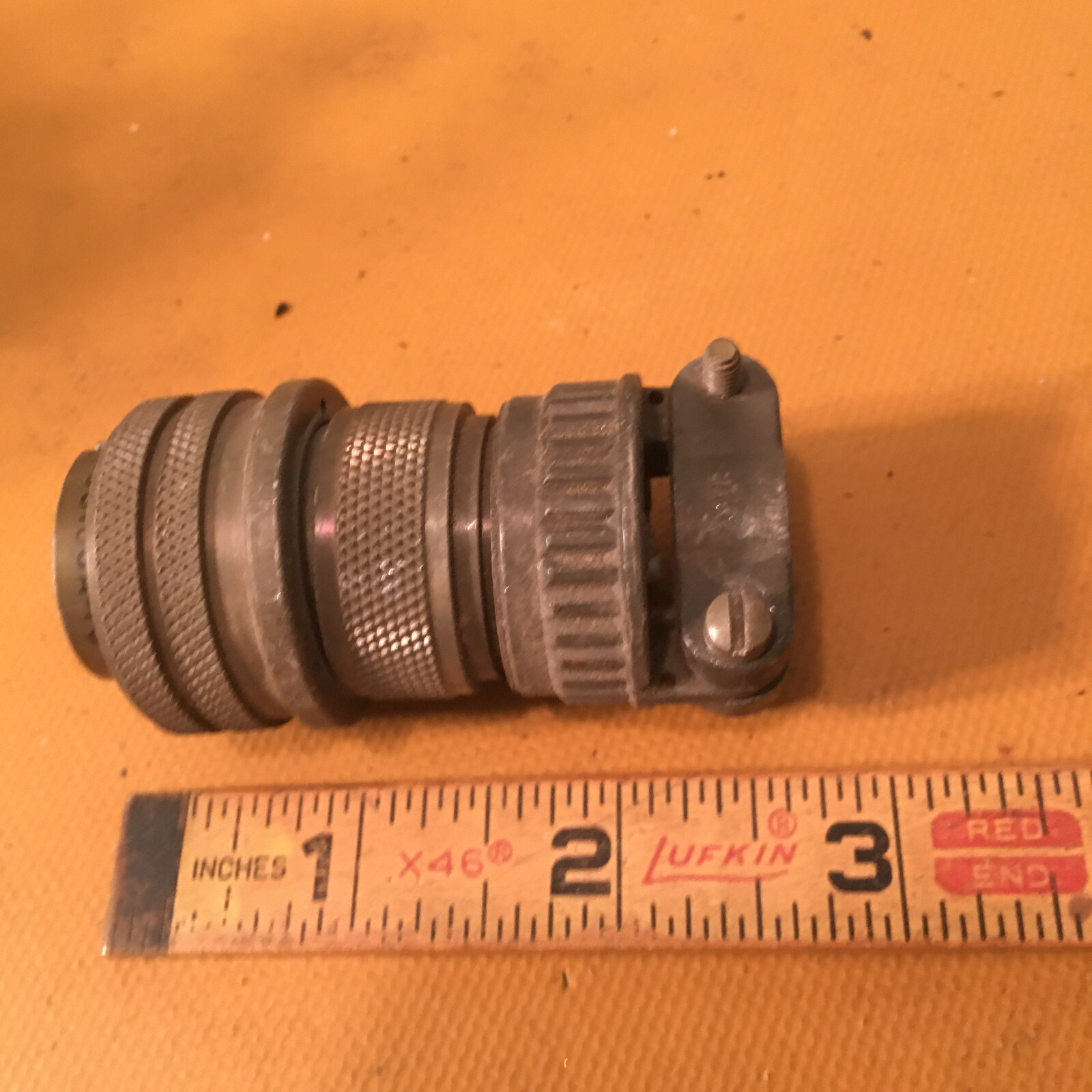 Amphenol ms3106a-18-4s Connector