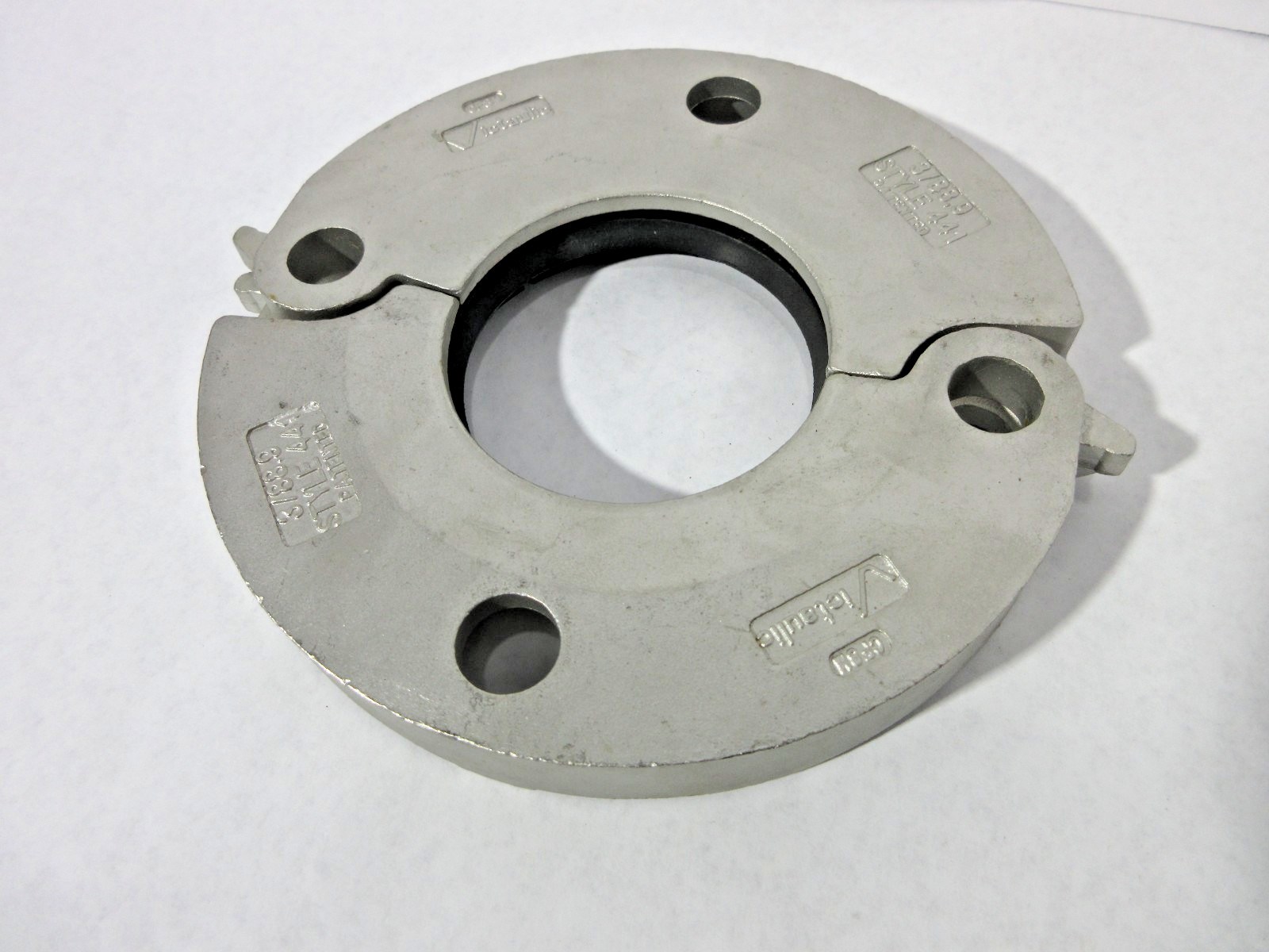 3" Victaulic Style 441 Flange Adapter CF8M Stainless Steel, Green Stripe Gasket