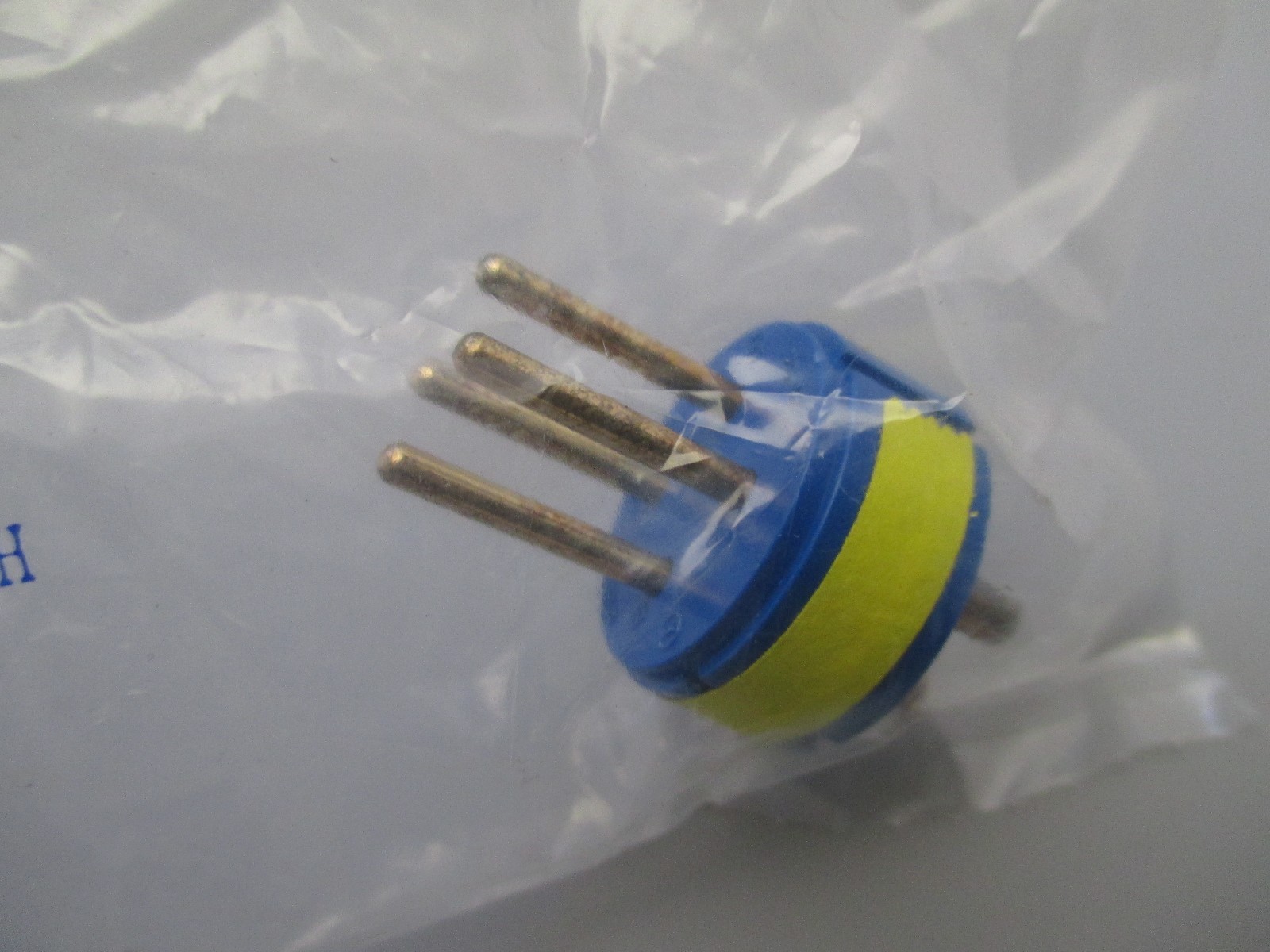 AMP Amphenol 10-825811-04P 97-20-4P