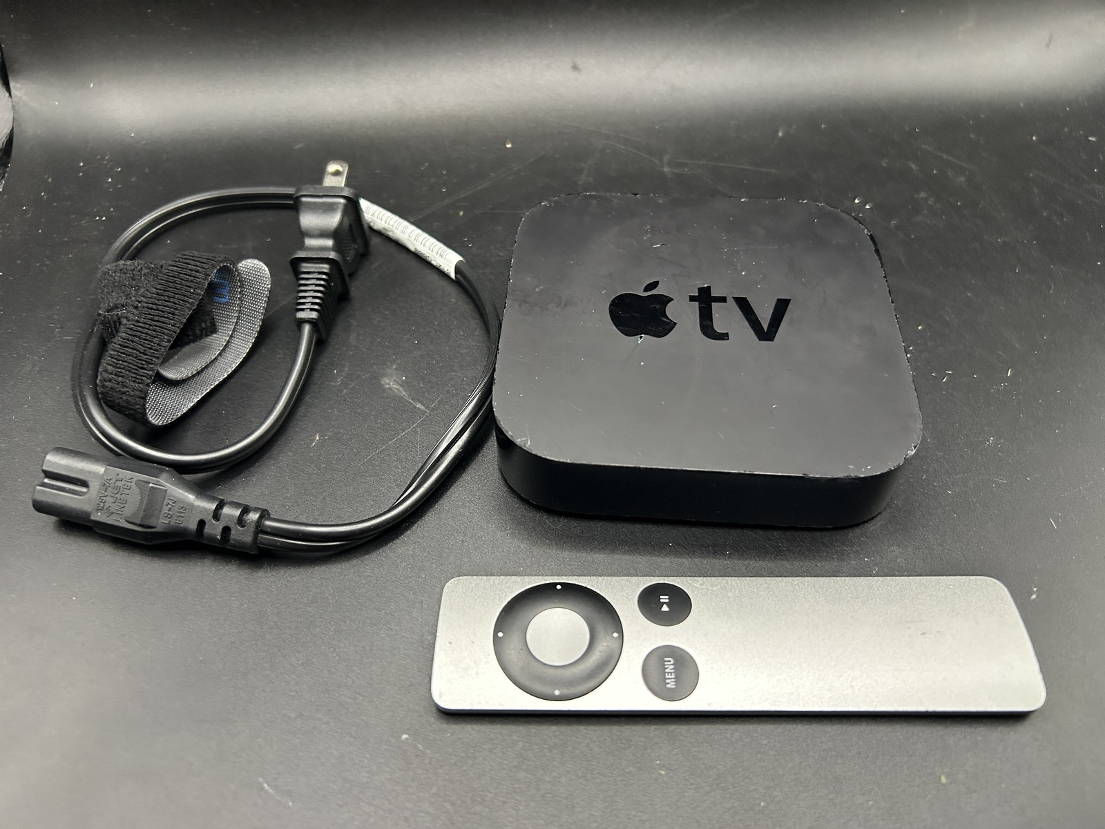 Apple TV Media Streamer  A1469 with Remote & Power Cord - UNTESTED
