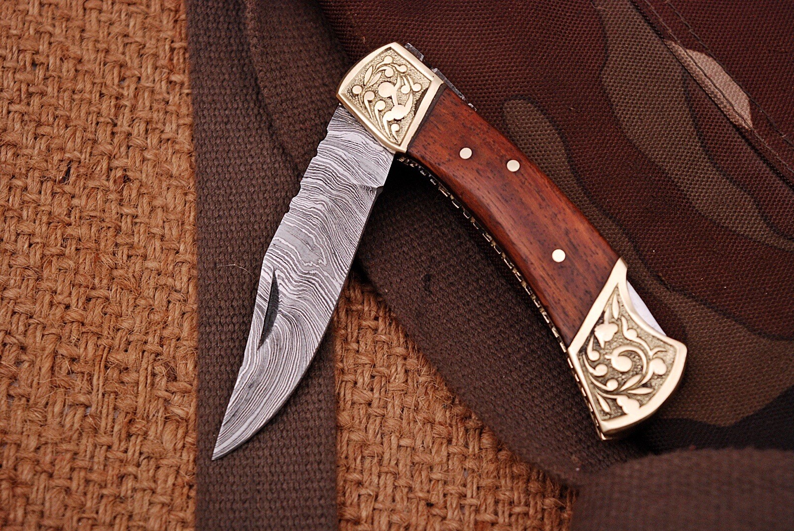 HANDMADE DAMASCUS STEEL FOLDING BLADE POCKET KNIFE Wood Handle Engraved Bolster