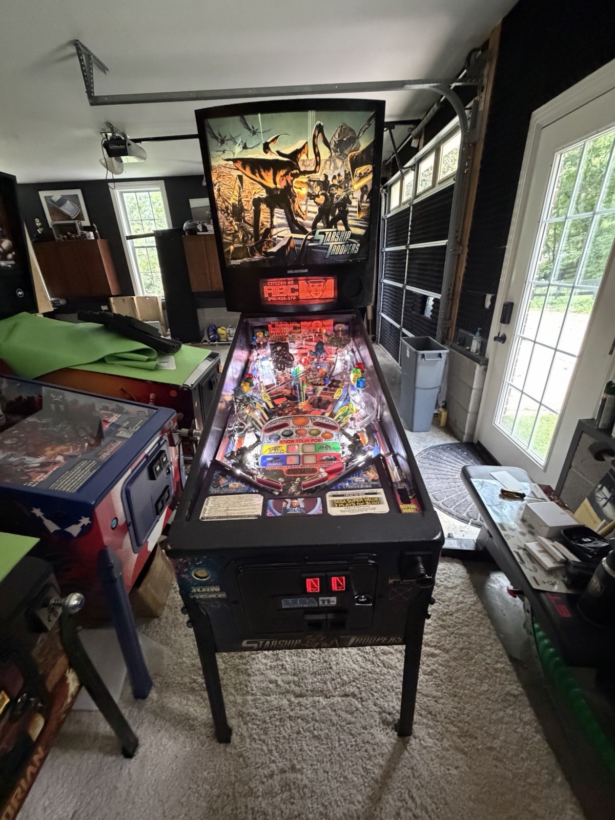 Sega Starship Troopers Pinball Machine - 1997- Rare 3 lower flippers & Mechs!