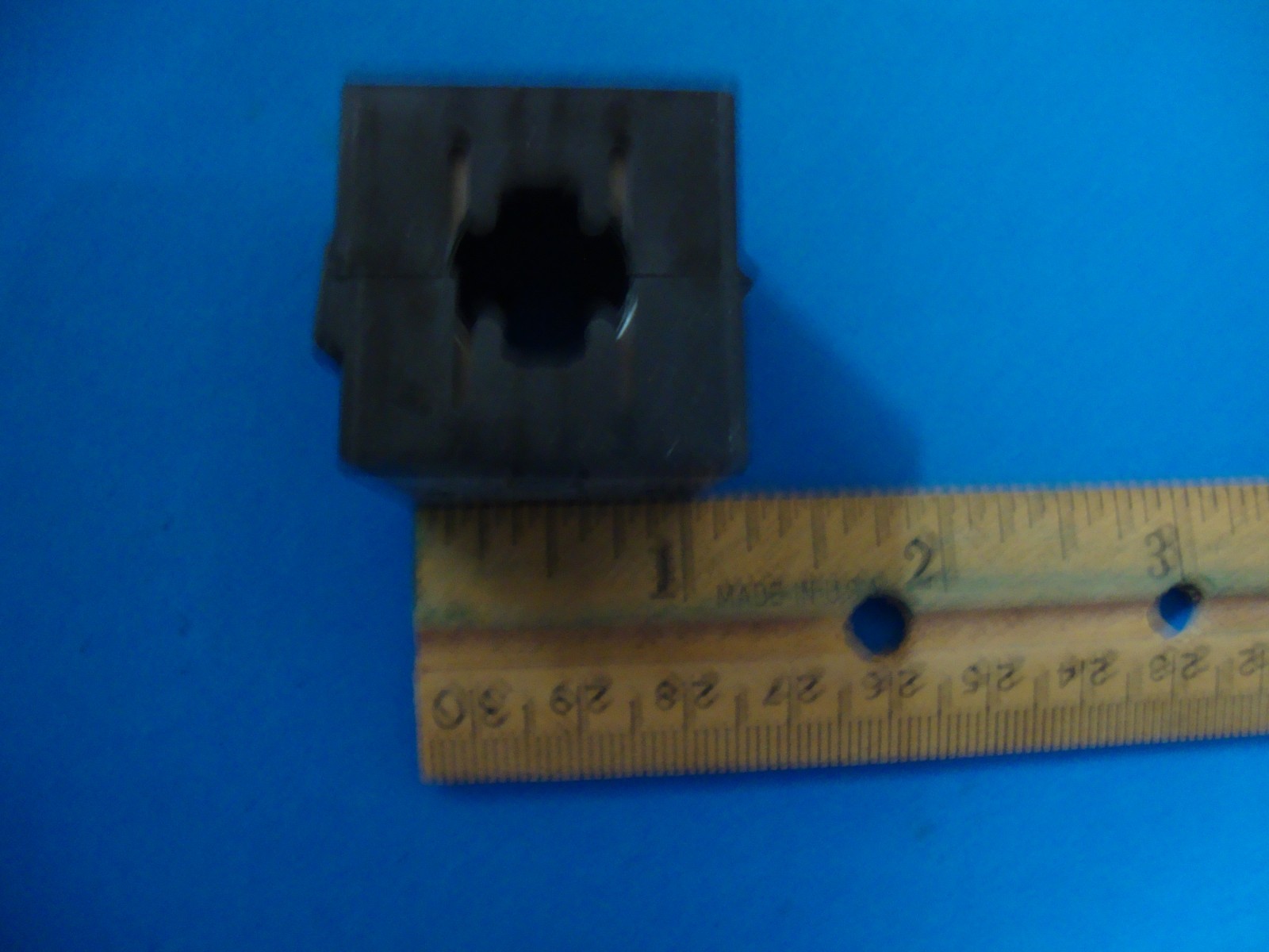 Clam shell EMI filter 1/2 inch inside diameter