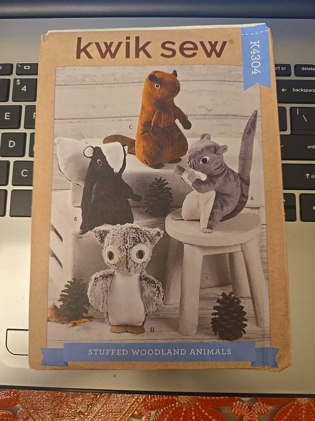 K4304 K 4304 KWIK SEW SEWING PATTERN NEW SQUIRREL SKUNK BEAVER OWL TOY PLUSH