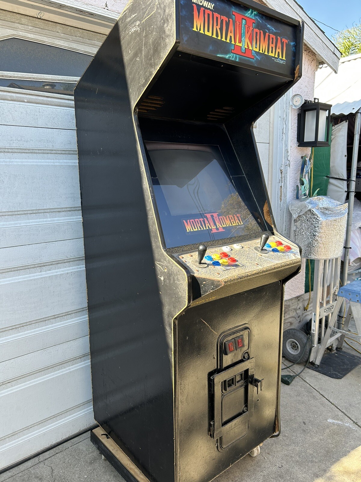 MORTAL KOMBAT II ARCADE MACHINE by MIDWAY 1993