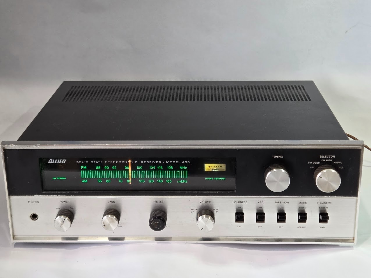 Allied 435 AM FM Solid State Stereo Receiver Radio Shack Parts or Repair Only