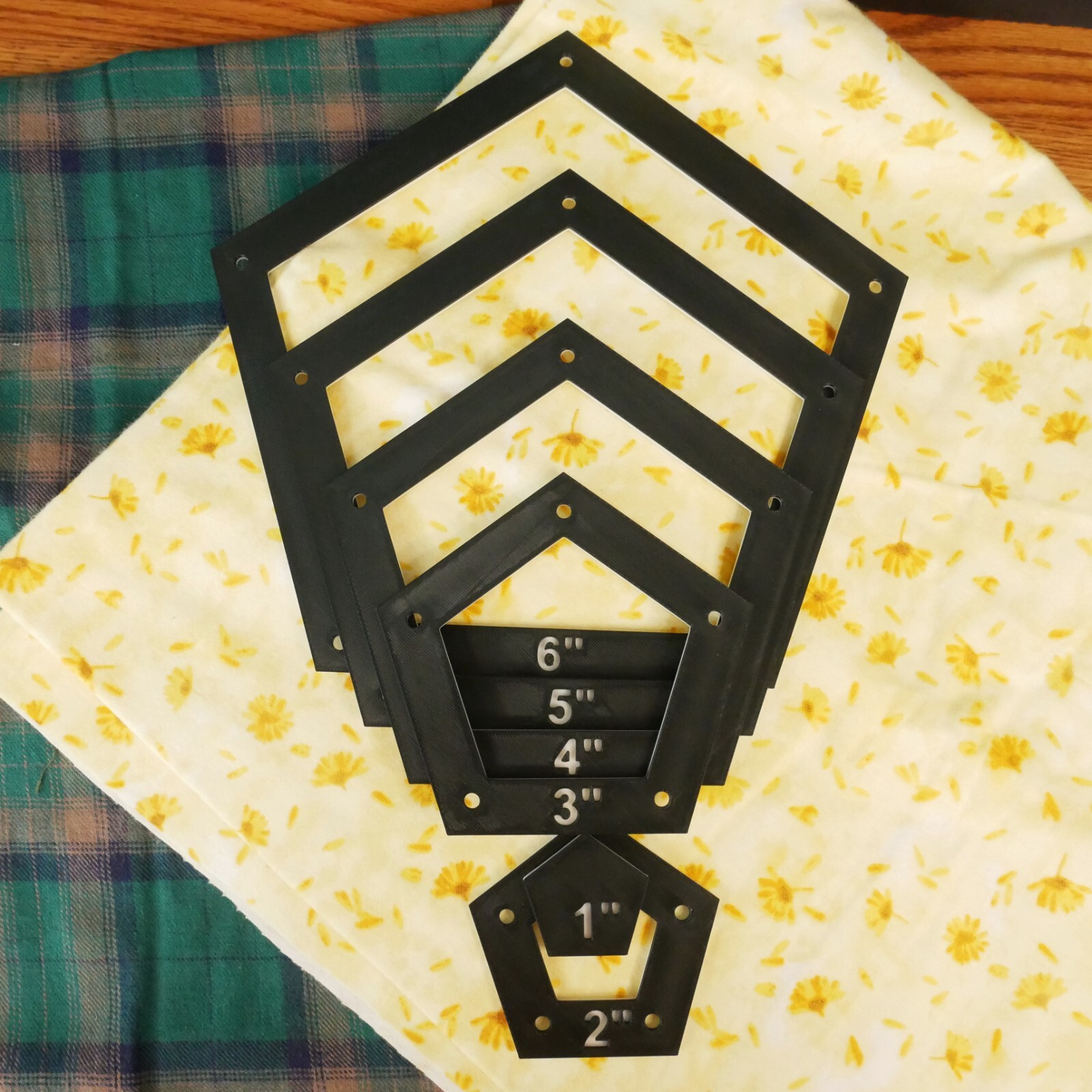 Two Color Quilting Pentagon Template Set With/Without Allowance Dark & Light USA
