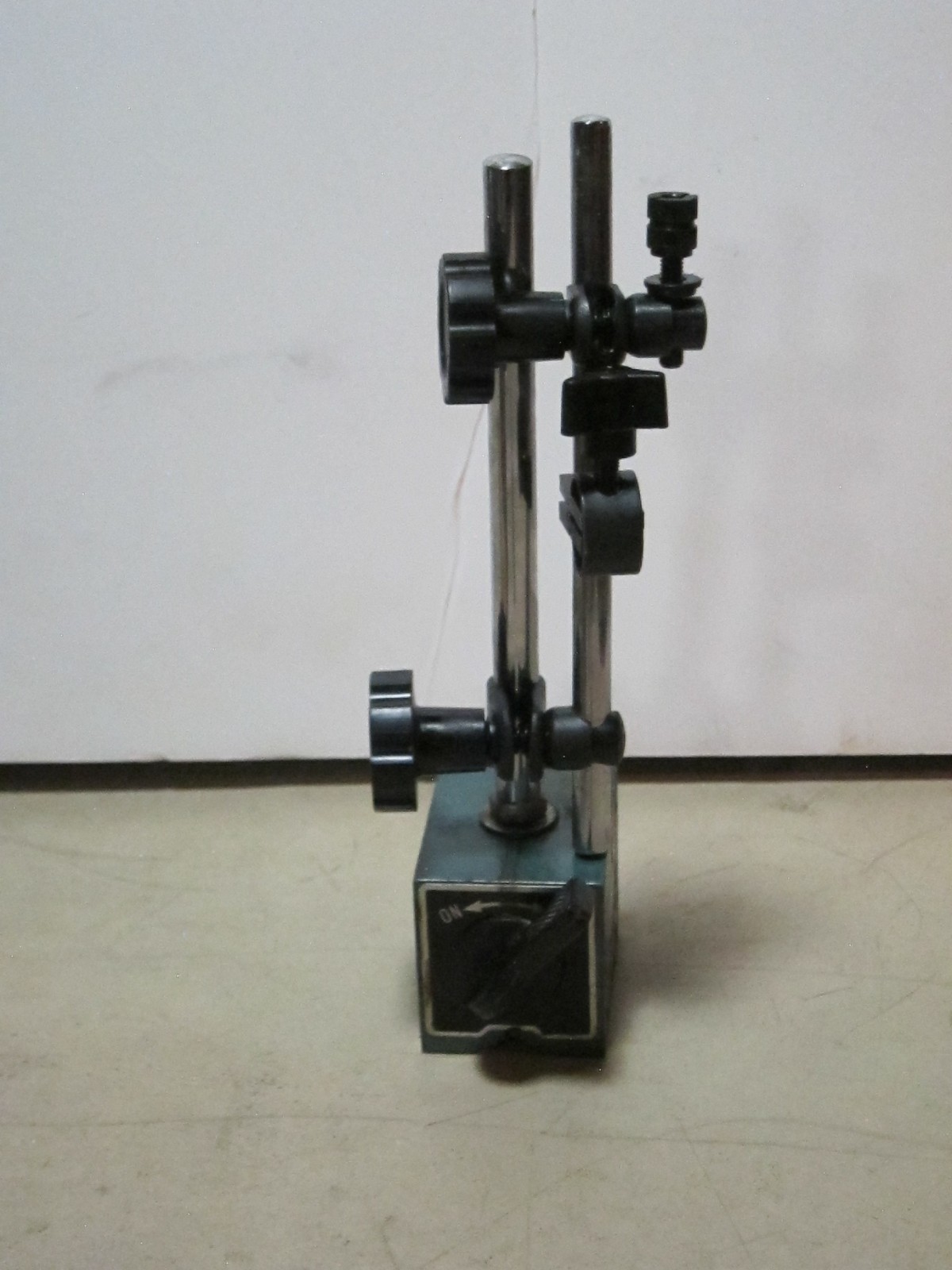 Magnetic Base WCZ-3E Dial Indicator Stand, Used