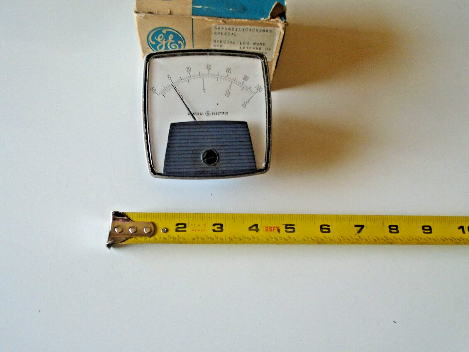 GE PANEL METER  50-162111CYCY2BBS never used D-4 Radio 019A60735 made in usa
