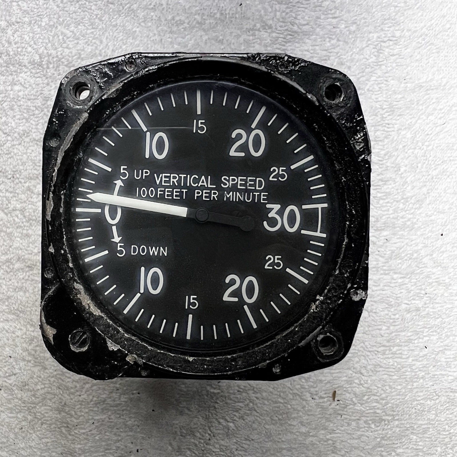 United Instruments Vertical Speed Indicator P/N 7030 - C27