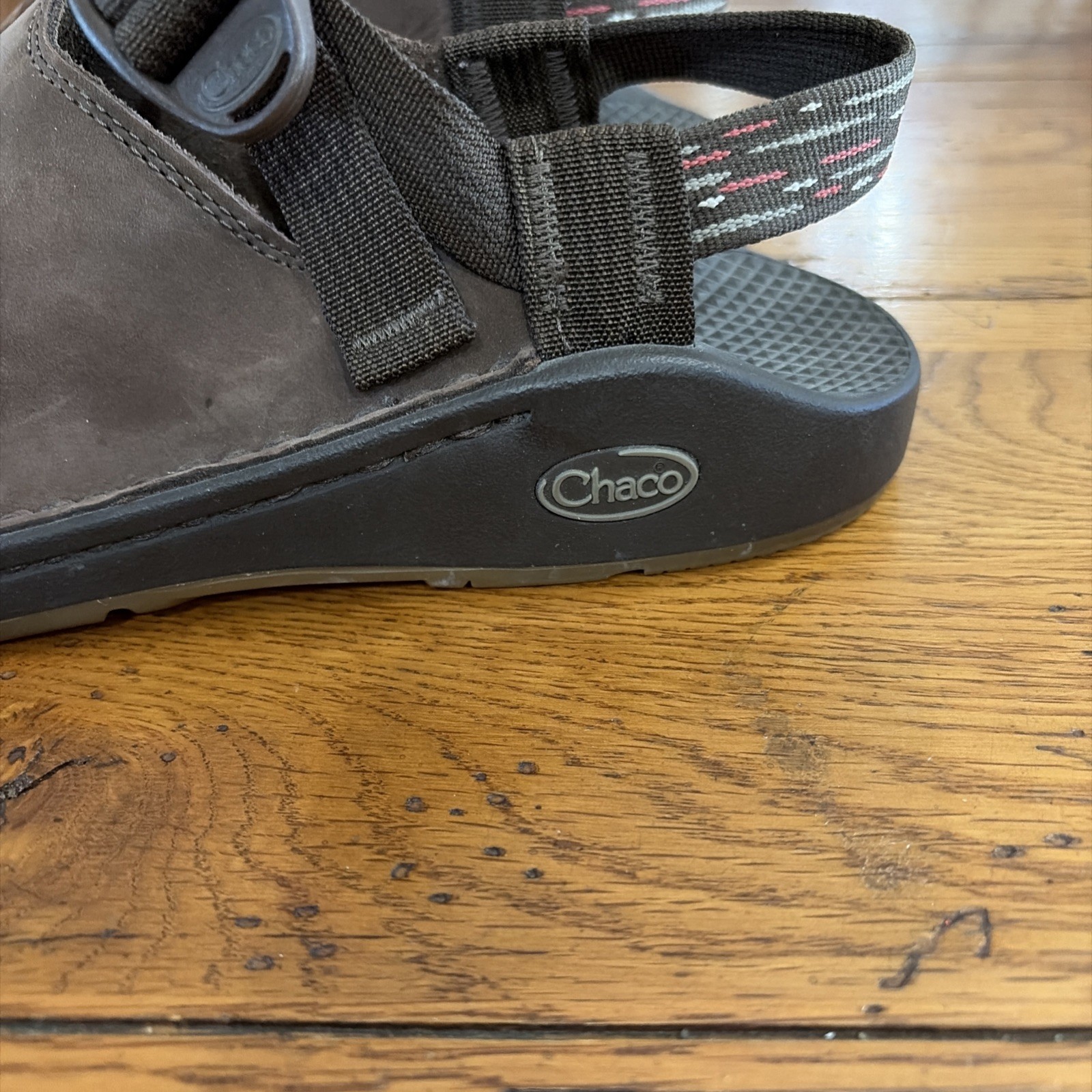 Chaco ToeCoop hiking clogs Women’s 7.5