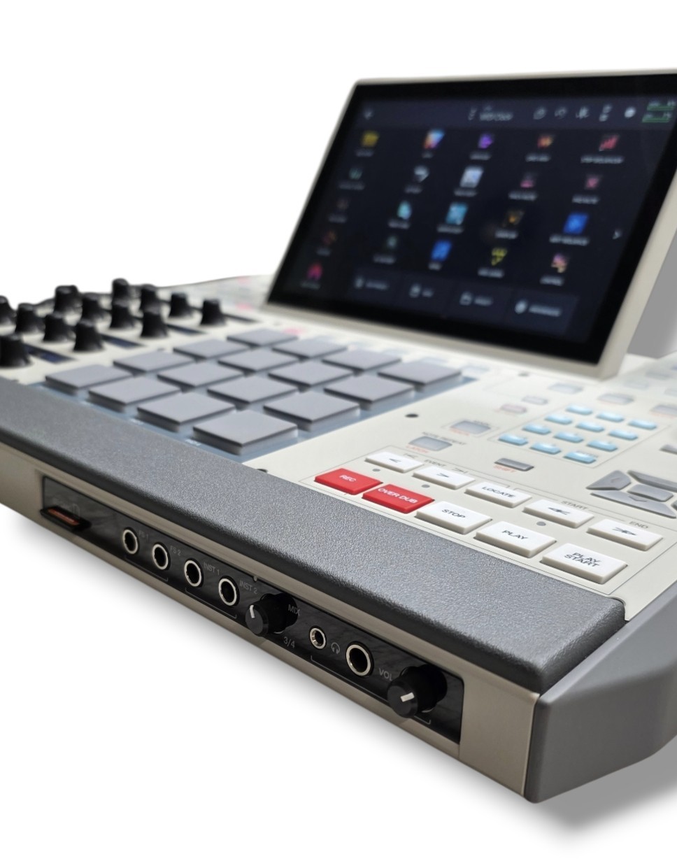 Akai Professional MPC x SE Standalone Sampler Sequencer. Mint Condition.