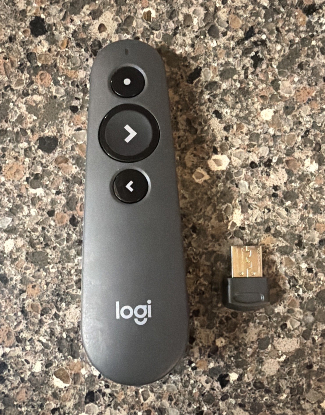 Authentic Logitech R500 Laser Presentation Remote (910-006518) Great Condition