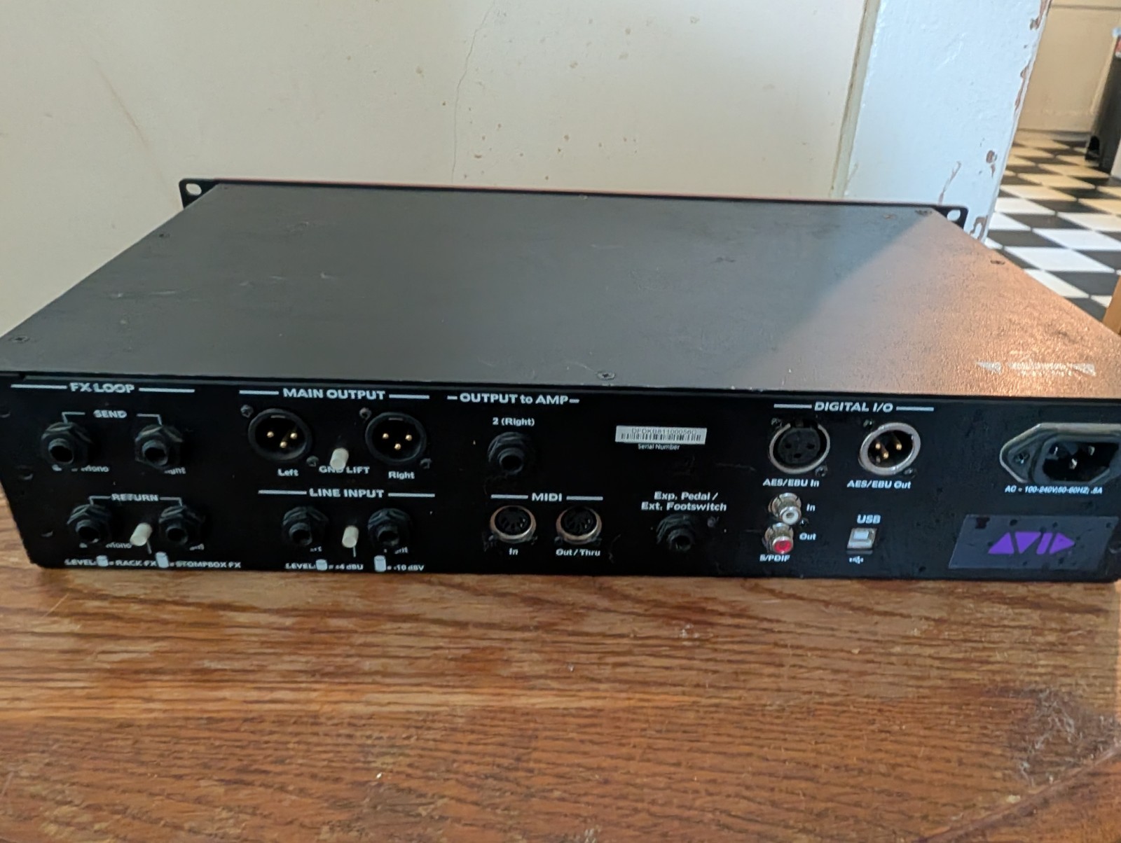 AVID Eleven Rack System Guitar Effects USB Audio Interface/Preamp VERSION 2.01