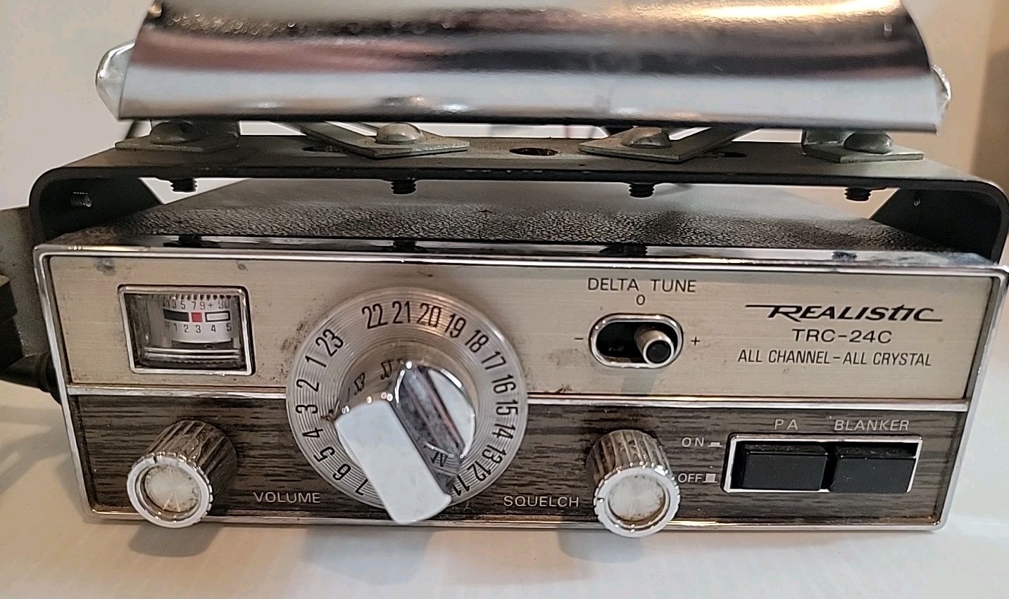 Realistic CB Radio TRC-24C With Car/Truck Mount Untested Parts Only