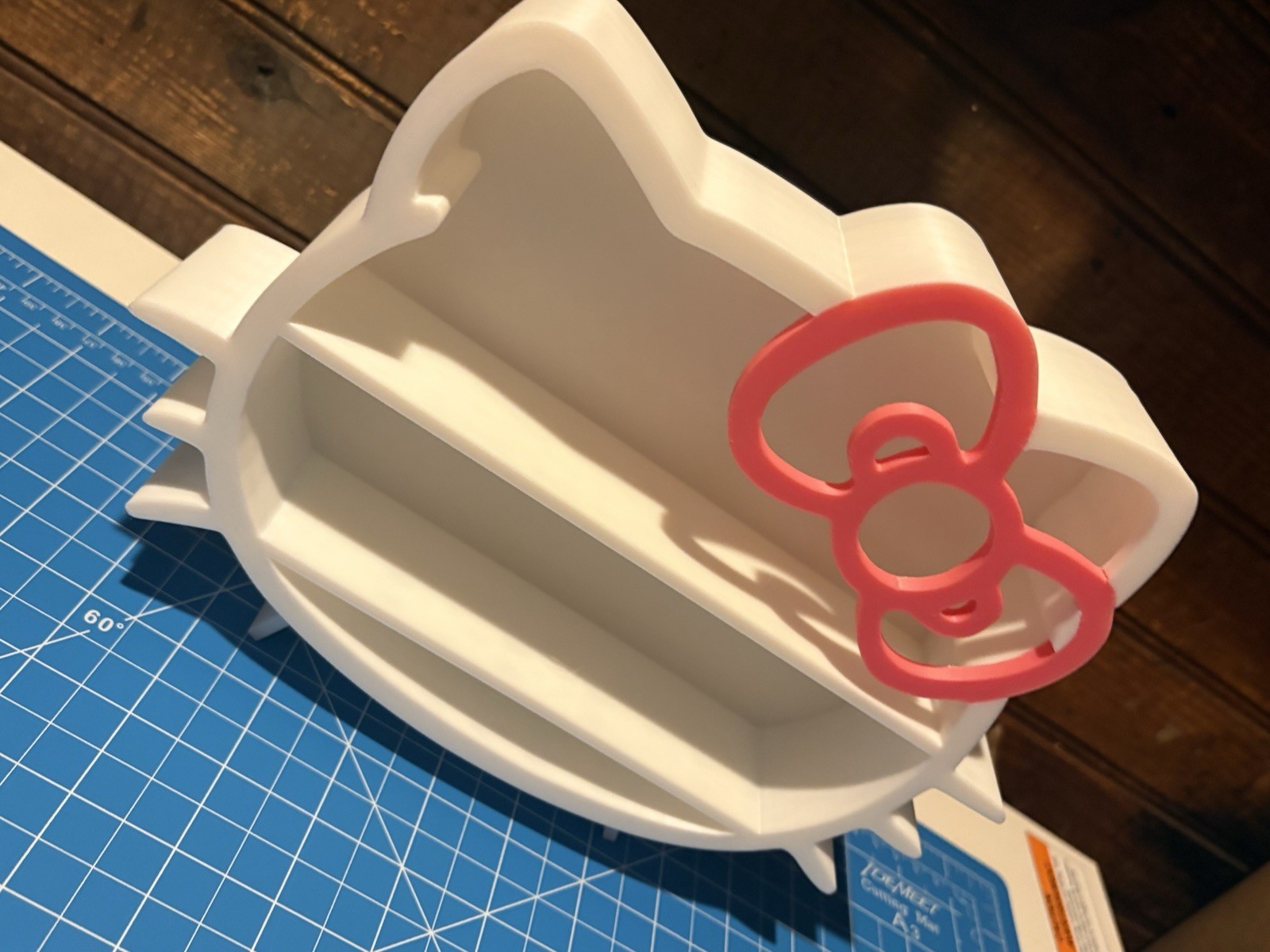 Hello Kitty Inspired Organizer Shelf – Cute Mini Display Stand with Bow