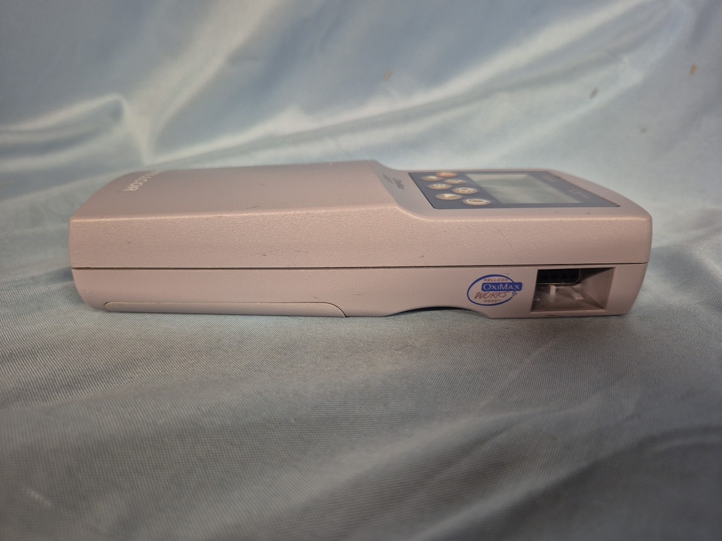 Nellcor OxiMax N-65P Handheld Pulse Oximeter W/ SpO2 Sensor & Yellow Case