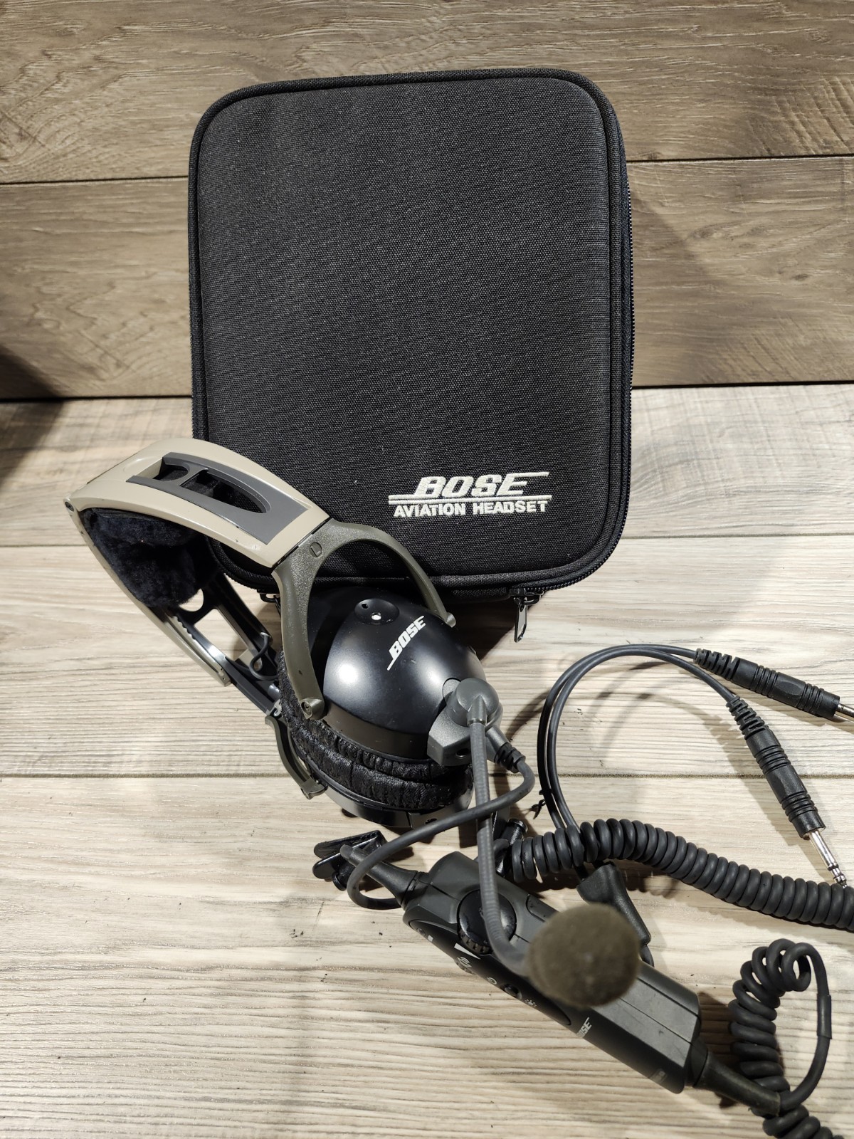 Bose X Aviation A10 Dual GA Plugs Headset AHX-32-03 Read