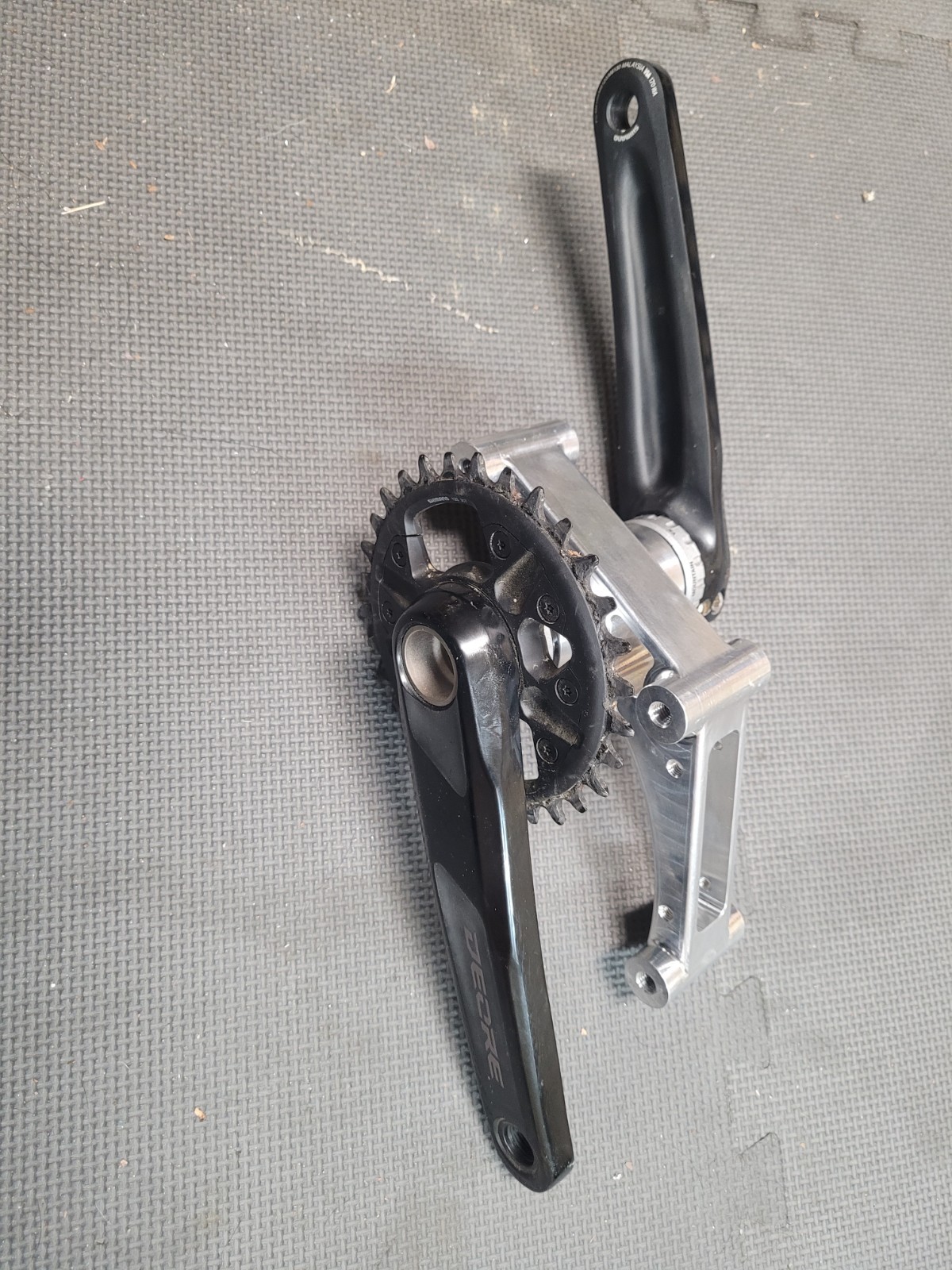 Shimano EP8/EP6/E7000/E8000 to standard crankset adapter WITH bash guard