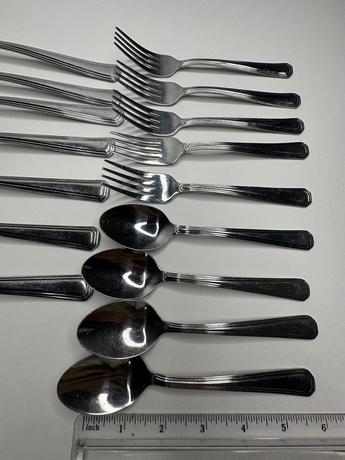 Hampton Silversmiths Rimmed Stainless Flatware 16 Pc Replacement Fork Spoon