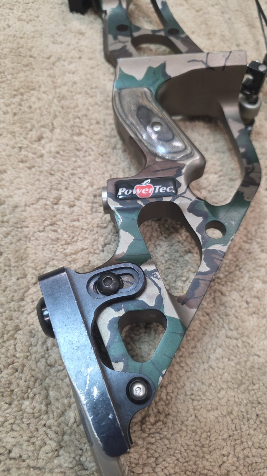 Hoyt PowerTec Compound Bow RH Camo Hunting Archery w/ Sight Rest Needs String