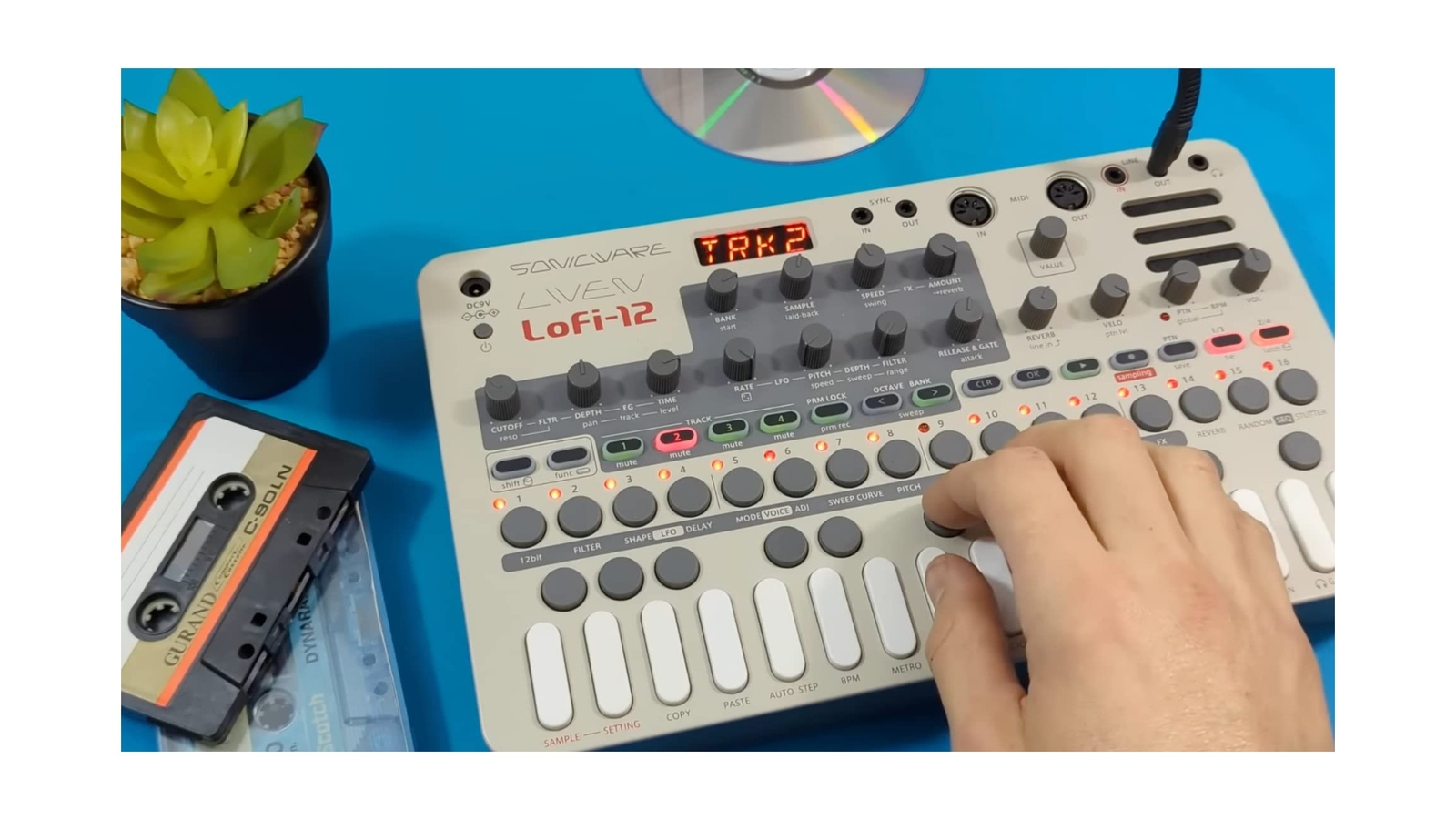 Liven Lofi-12 [Lo-fi Groovebox & Sampler] Retro sampling with 12bit Sampler m...