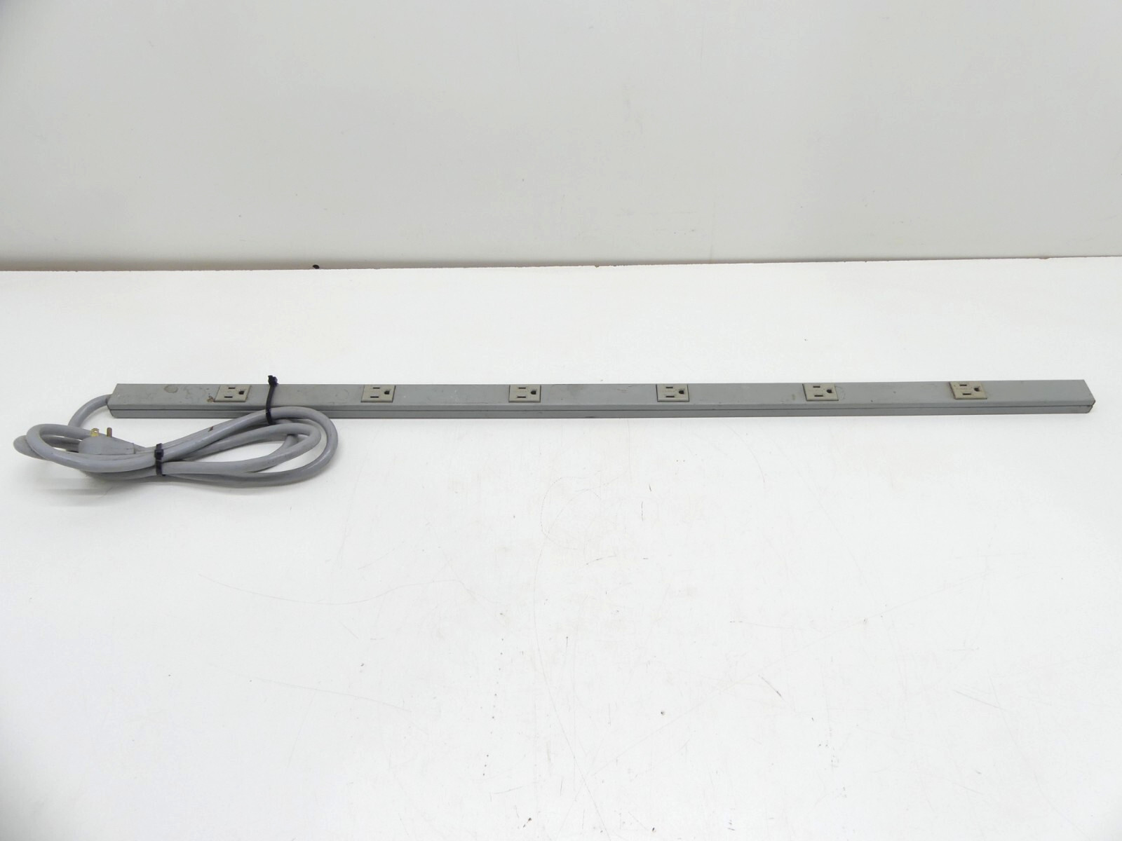 40" Office Power Strip w/ 6 Plugs