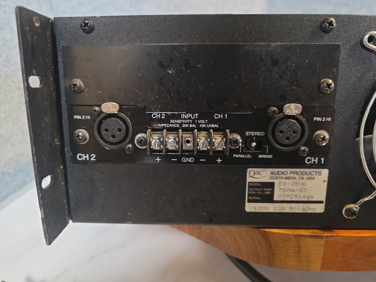 QSC EX2500 powerAmp